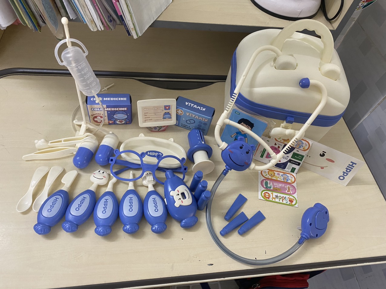 Bộ Đồ Chơi Bác Sĩ, Xe Cứu Thương Cao Cấp Cho Bé Mô Phỏng Thiết Bị Y Tế