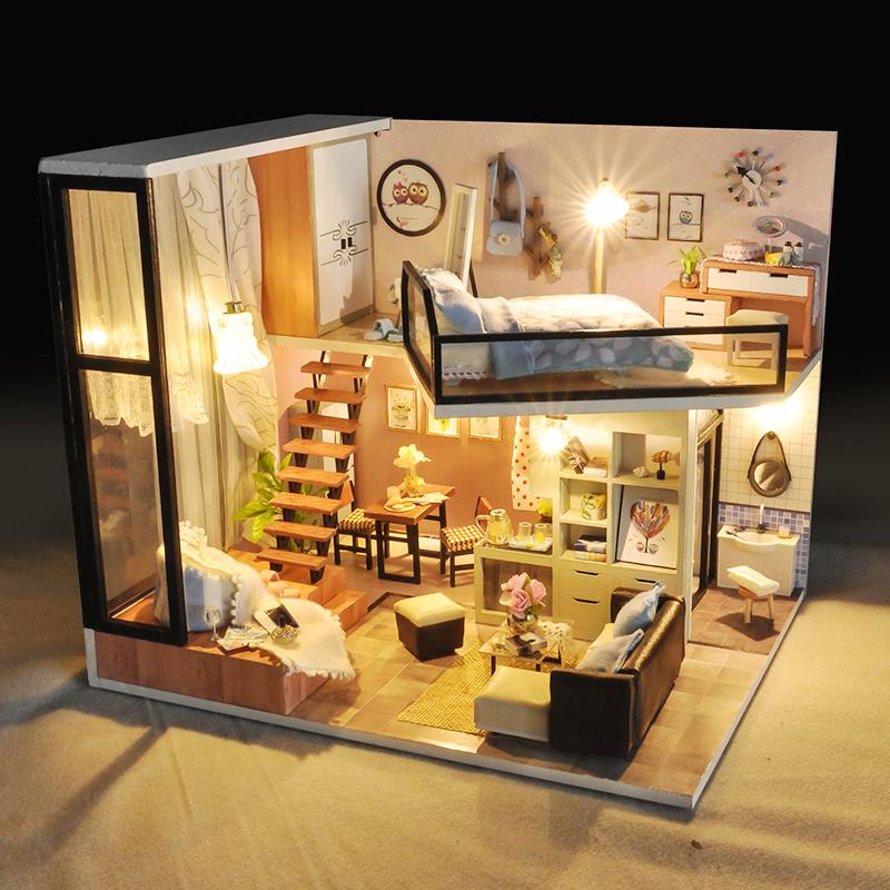 Mô hình nhà DIY Doll House Attic Dream Kèm Mica Chống bụi