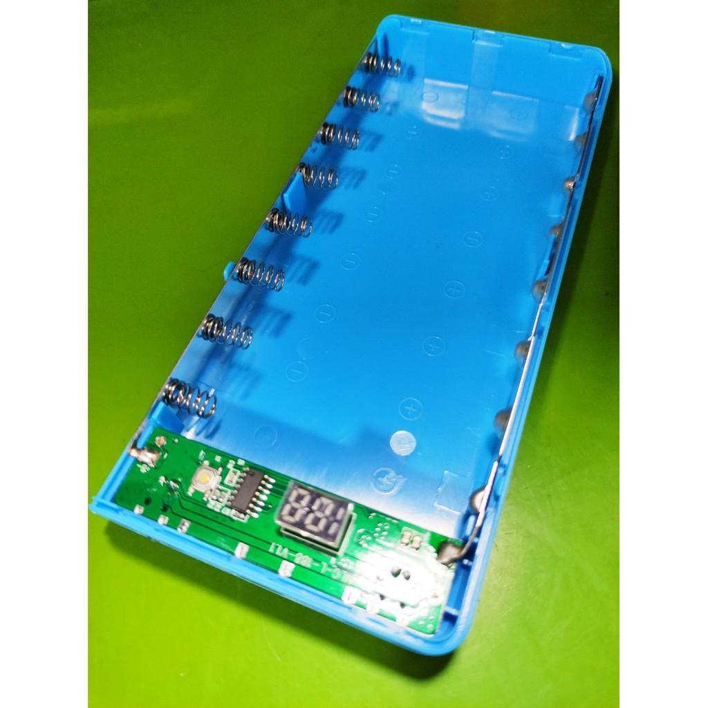 Box sạc dự phòng lắp 8 cell 18650 vỏ nhựa màn LCD màu xanh dương