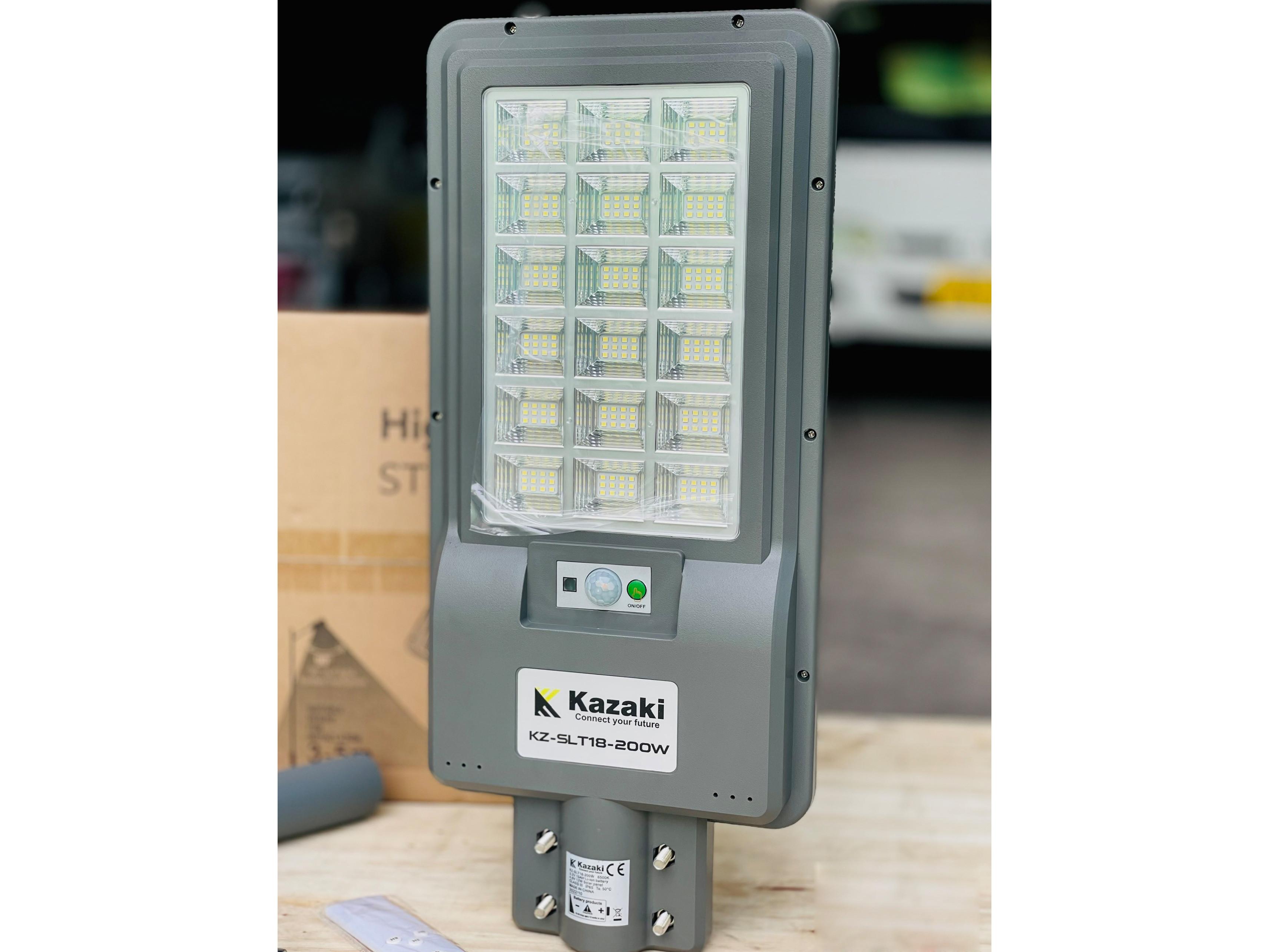 ĐÈN NĂNG LƯƠNG MẶT TRỜI KAZAKI KZ-SLT18-200W- HÀNG CHÍNH HÃNG