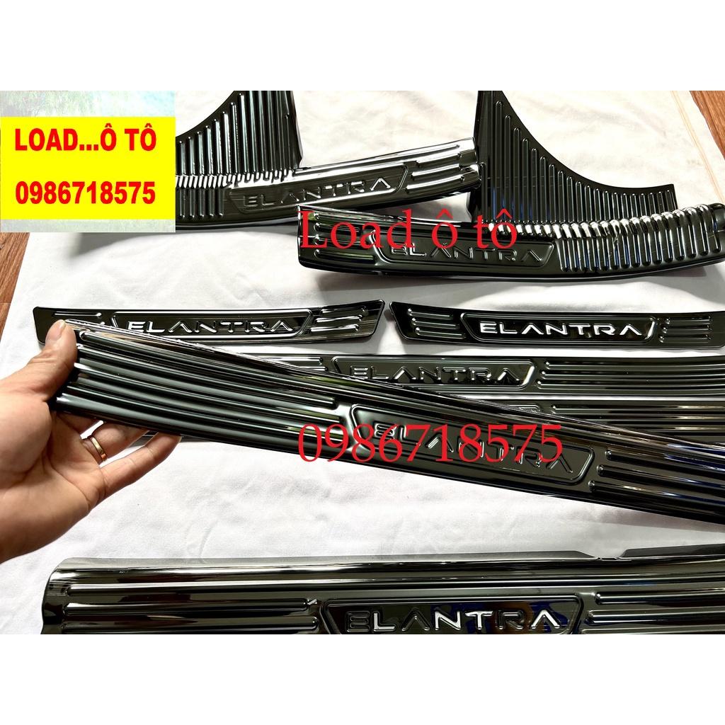 Ốp Bậc Chân, Nẹp Bước Chân Xe Huyndai Elantra 2023-2018 Mẫu Titan Xước Cao Cấp Nhất Thị Trường
