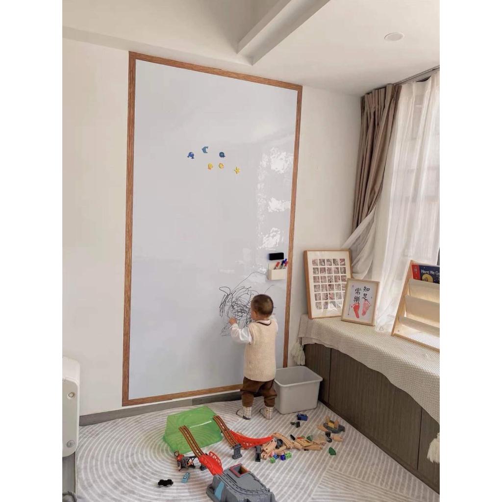 BẢNG TỪ TRẮNG DÍNH TƯỜNG ĐA NĂNG MAGNETIC WHITE BOARD DẠNG CUỘN KÈM 1 BÚT, 4 NAM CHÂM VÀ DÍNH VIỀN