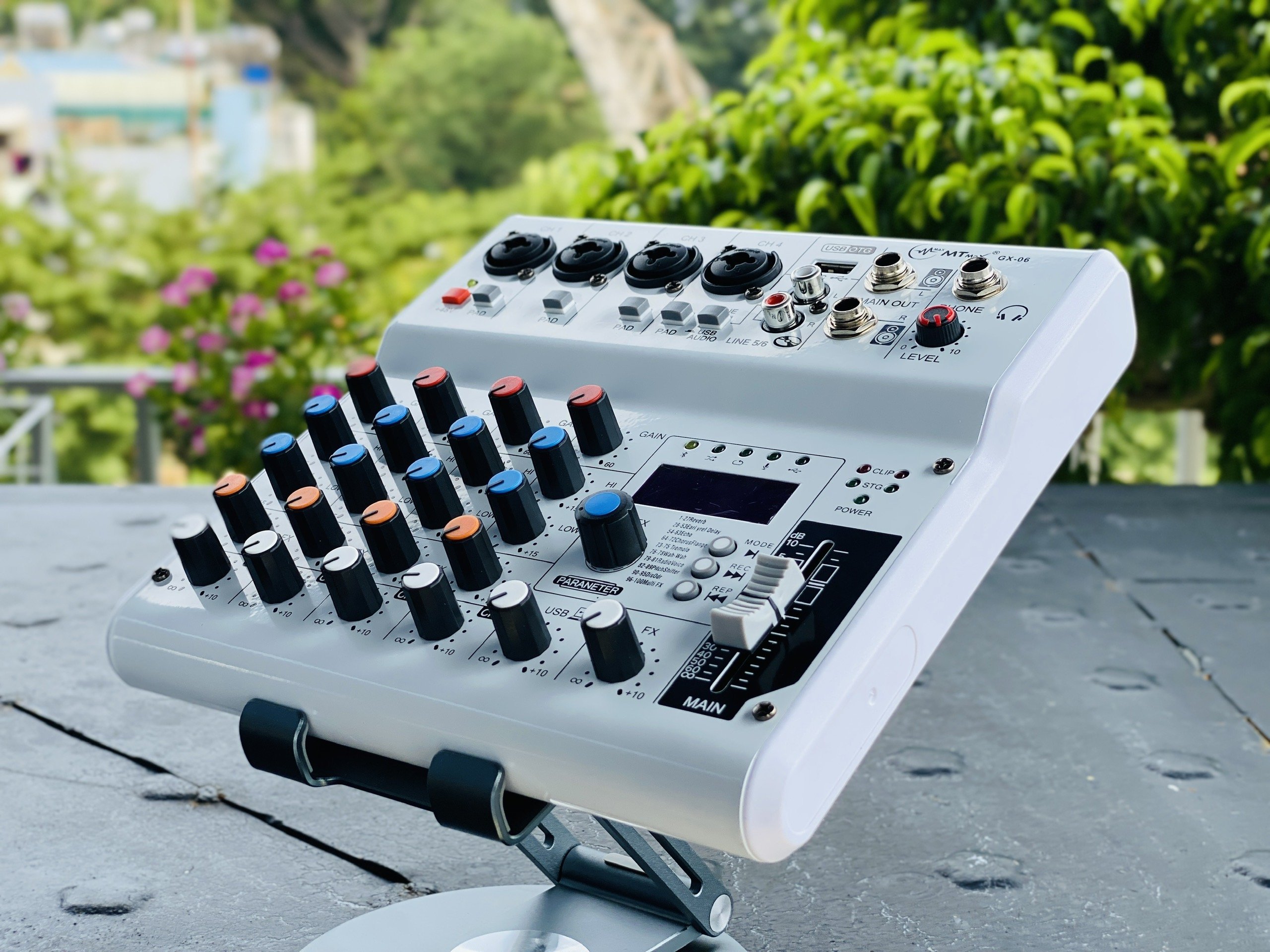 Mixer MTMAX MAX99 PROHát Livestream, Thu Âm, Karaoke Với Dàn Âm Thanh Gia Đình, Thiết Kế Sang Trọng Tích Hợp 99 Hiệu Ứng hàng chính hãng