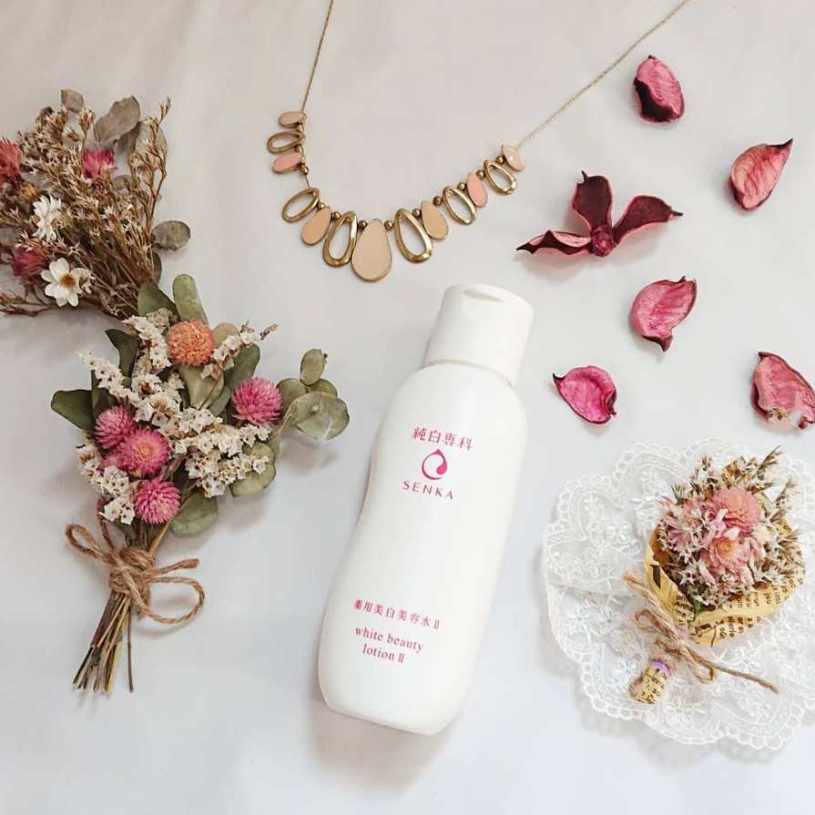 Nước dưỡng làm mềm và trắng da Senka White Beauty Lotion I tặng mặt nạ giấy nén Miniso