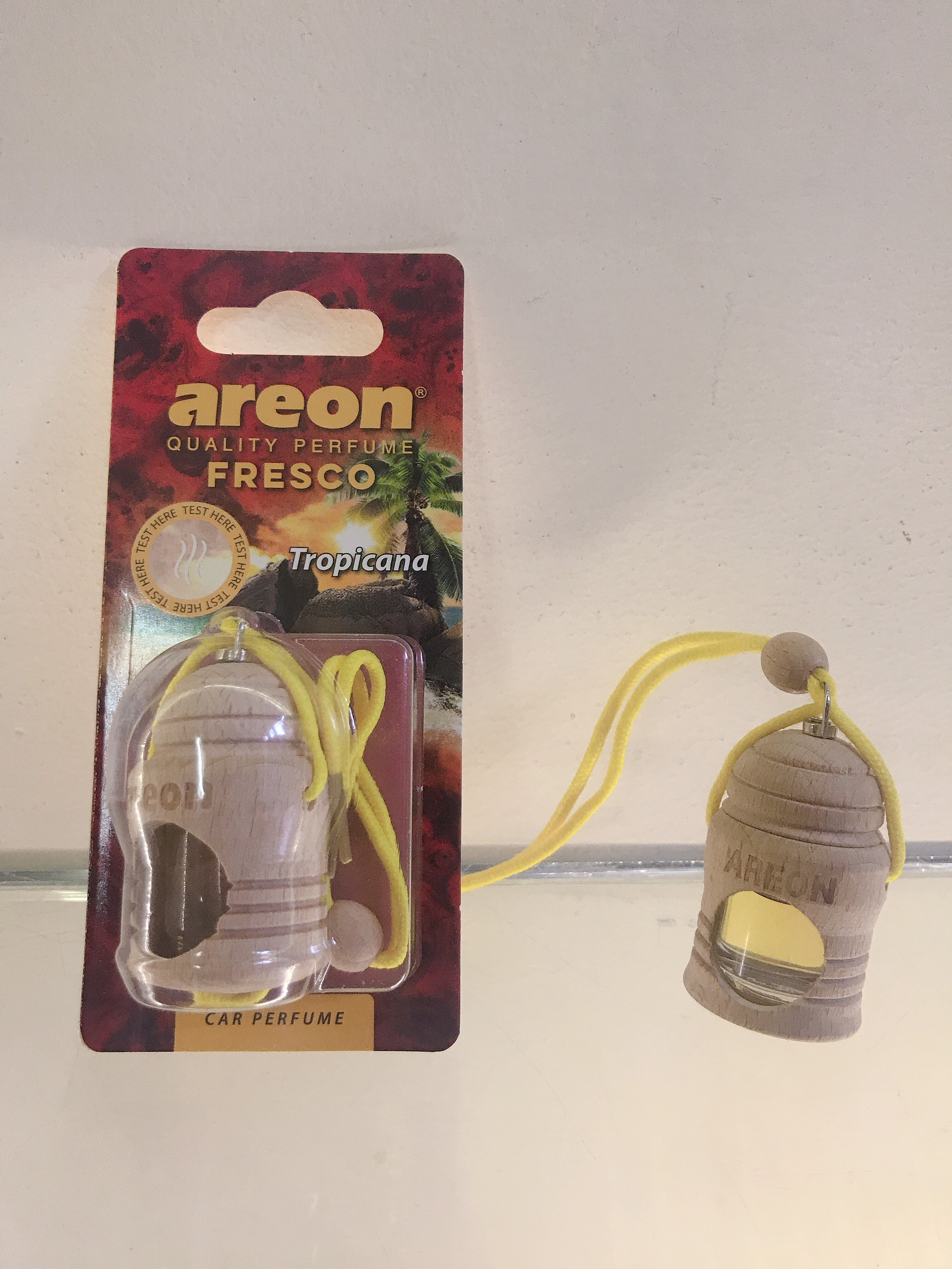 Tinh dầu treo xe hơi Areon Fresco Tropicana – Hoa Quả Nhiệt Đới (Dịu nhẹ)