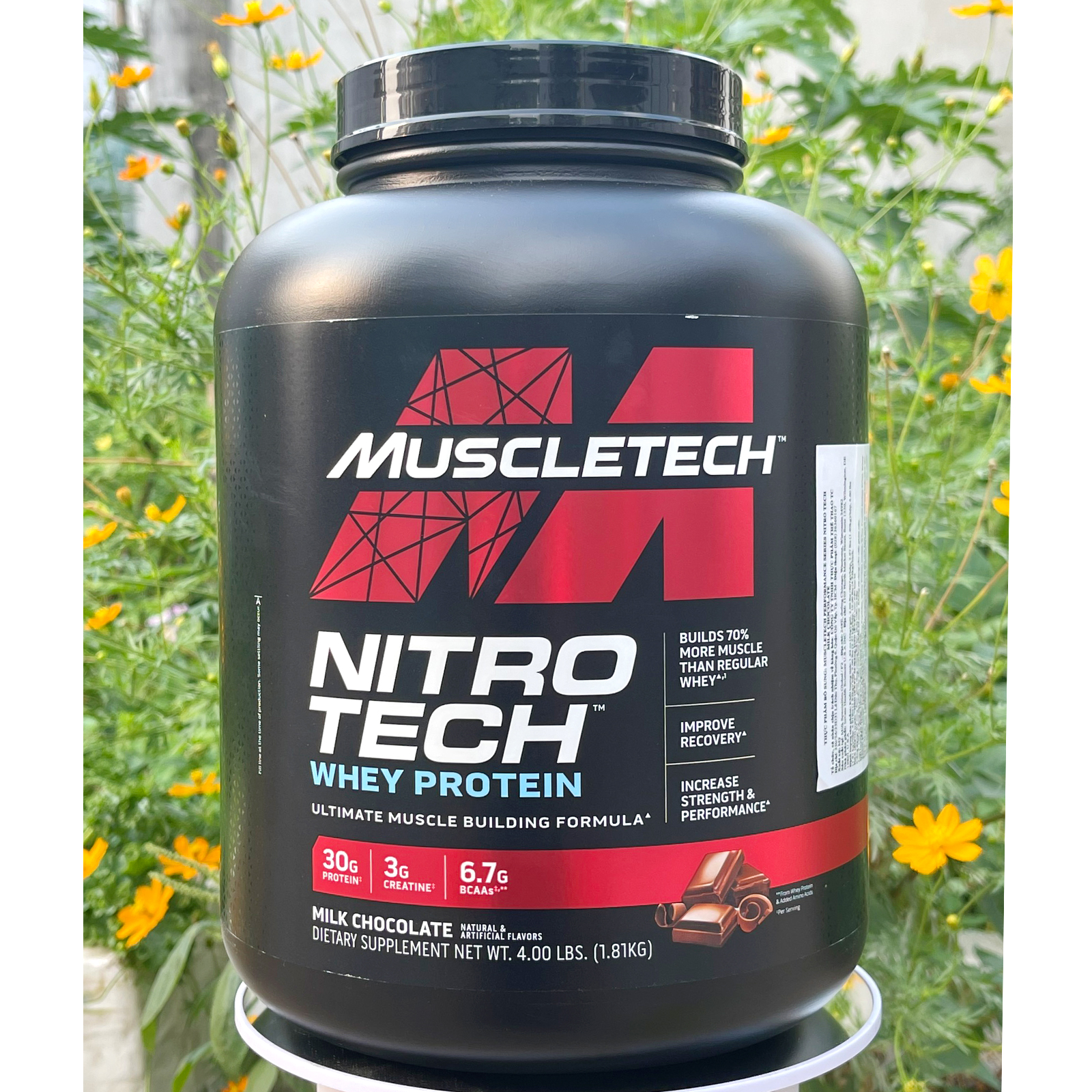 Combo Sữa tăng cơ cao cấp Whey Protein Nitro Tech của MuscleTech hương Chocolate hộp 40 lần dùng 4 LBS hỗ trợ tăng cơ, giảm cân, đốt mỡ cho người tập GYM & Bình lắc 600 ml (Màu Ngẫu Nhiên)