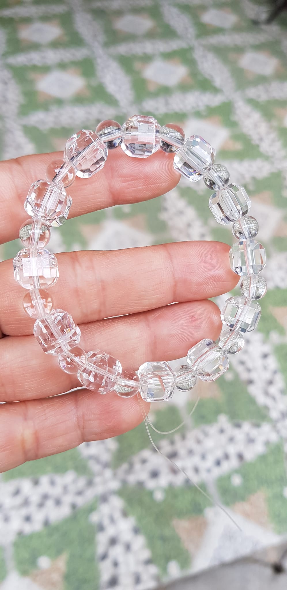 Vòng tay phong thuỷ nữ đá thạch anh trắng trong tự nhiên kiểu vuông giác tròn Size hạt vuông 10mm hạt tròn nhỏ 6mm Nữ mệnh kim mệnh Thủy đeo hợp may mắn tốt sức khoẻ công việc ạ