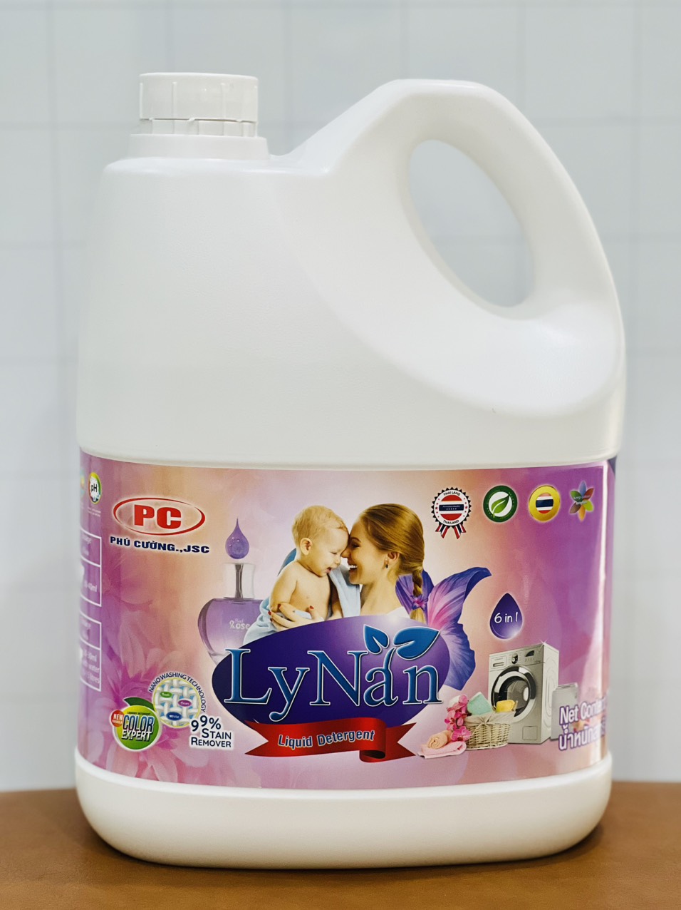 Nước giặt xả đậm đặc LYNAN hương nước hoa can 3.5L Thái Lan