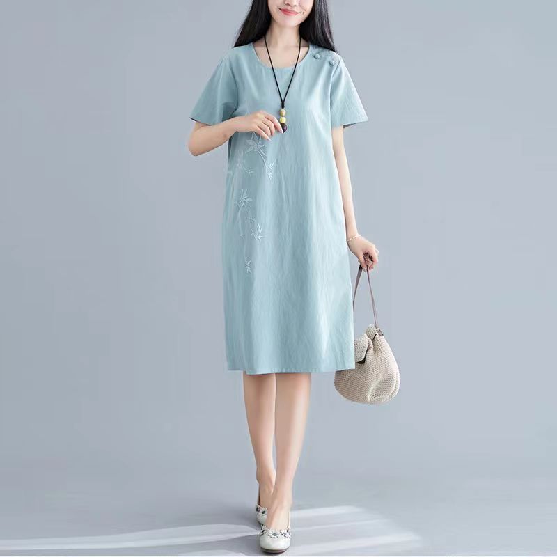 Đầm đũi thêu hoa suông nữ cổ tròn ngắn tay, chất liệu đũi mềm, thoải mái khi mặc Đũi Việt DV205
