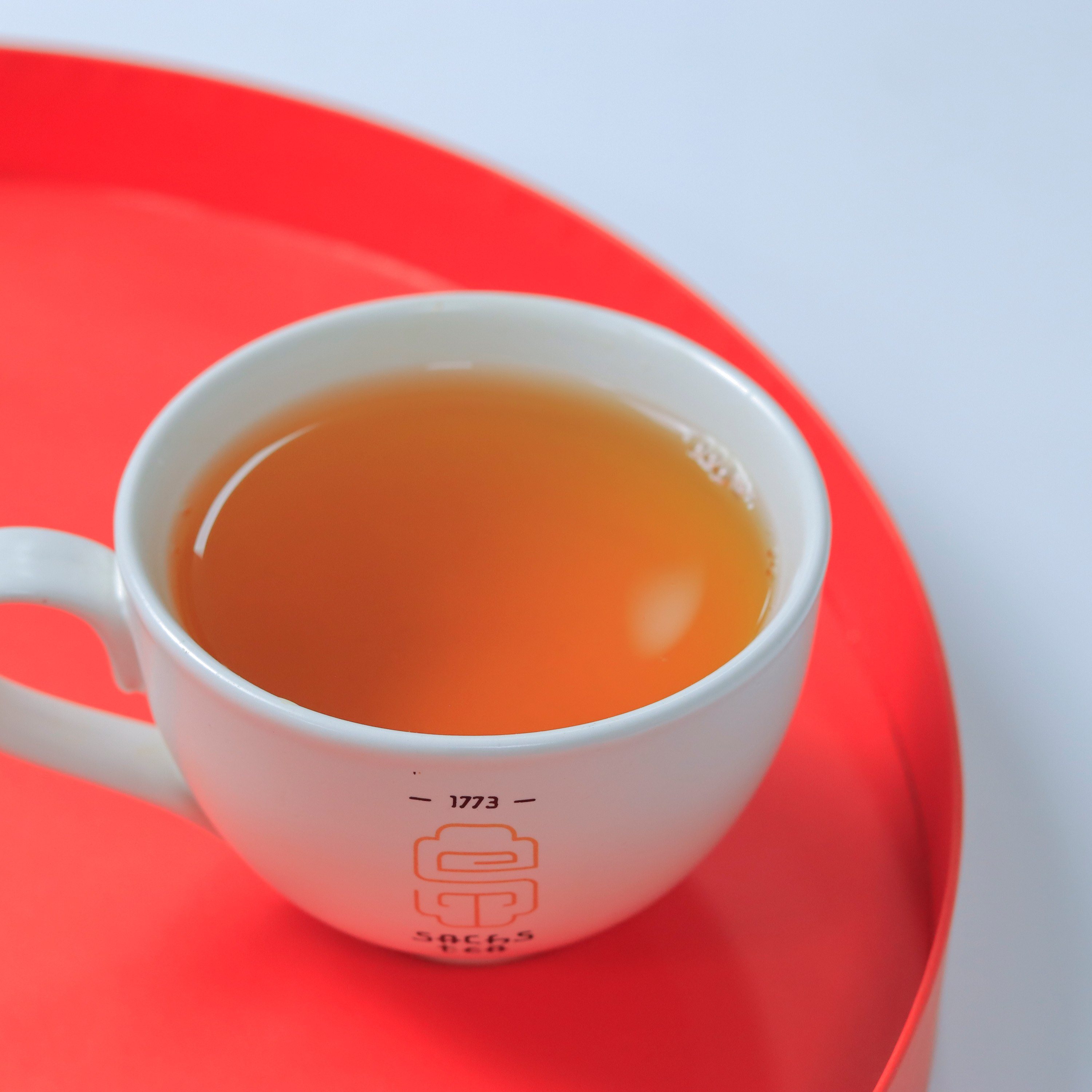 Hồng trà hữu cơ ( 1 tôm 2 lá ) SACHS TEA 1773 vụ trà xuân hái sớm đầu năm 100g/túi