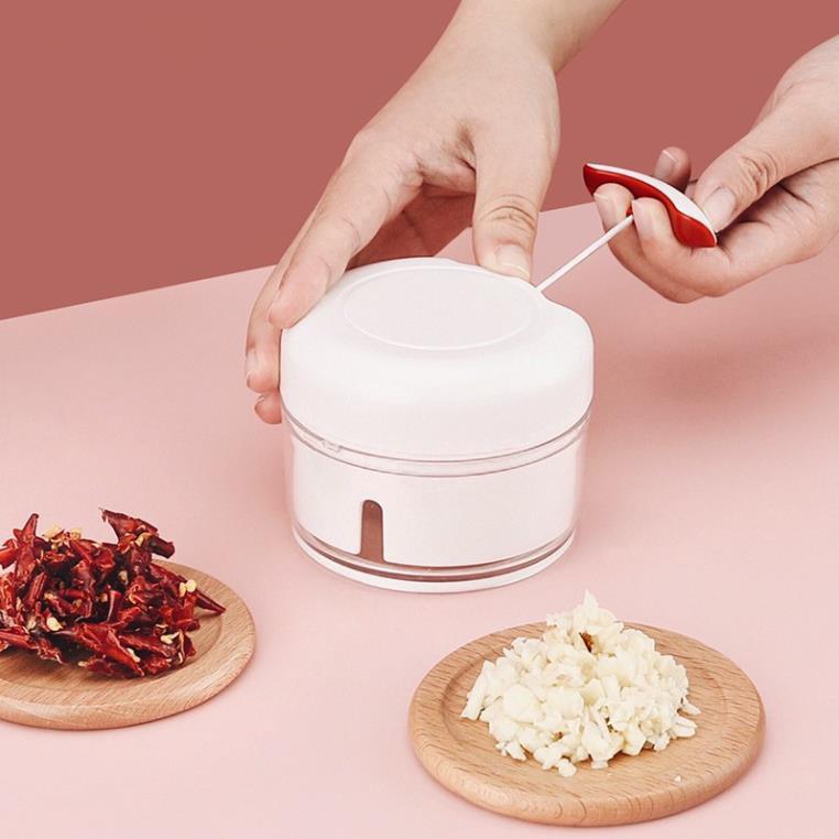 Dụng cụ xay nghiền tỏi ớt Mini Food Choper TulaHome màu trắng dây kéo