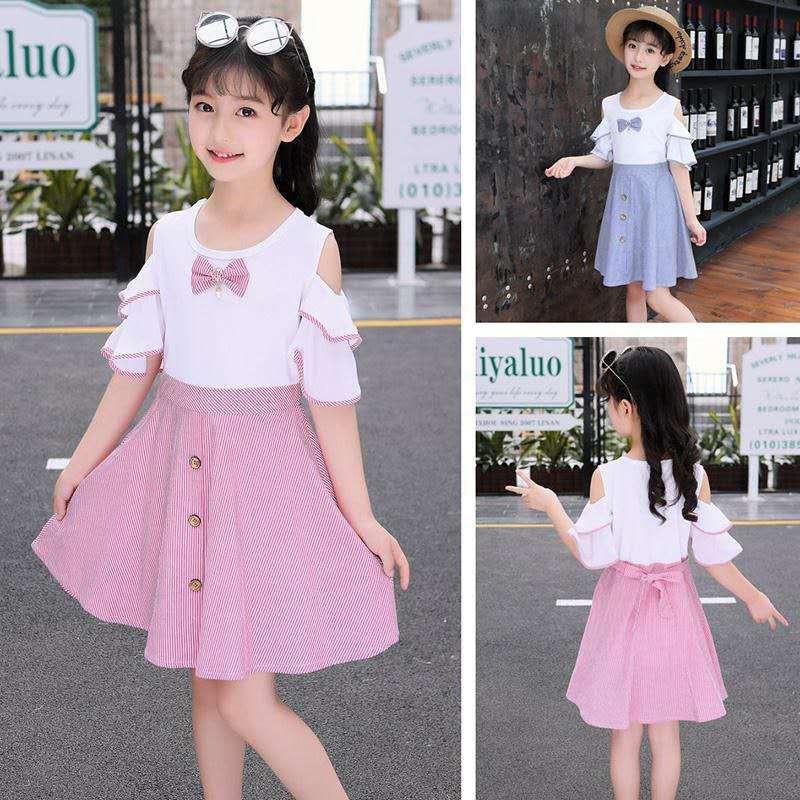 Váy trễ vai phối màu chân váy xòe kiểu dáng thời trang