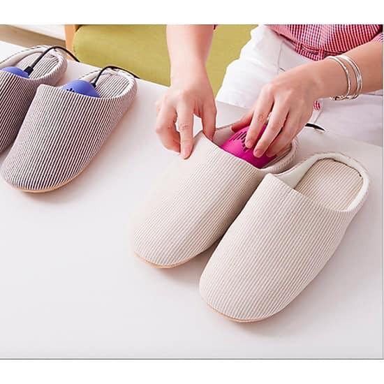 BỘ CHUỘT SẤY GIẦY DÉP KHỬ MÙI TIỆN DỤNG