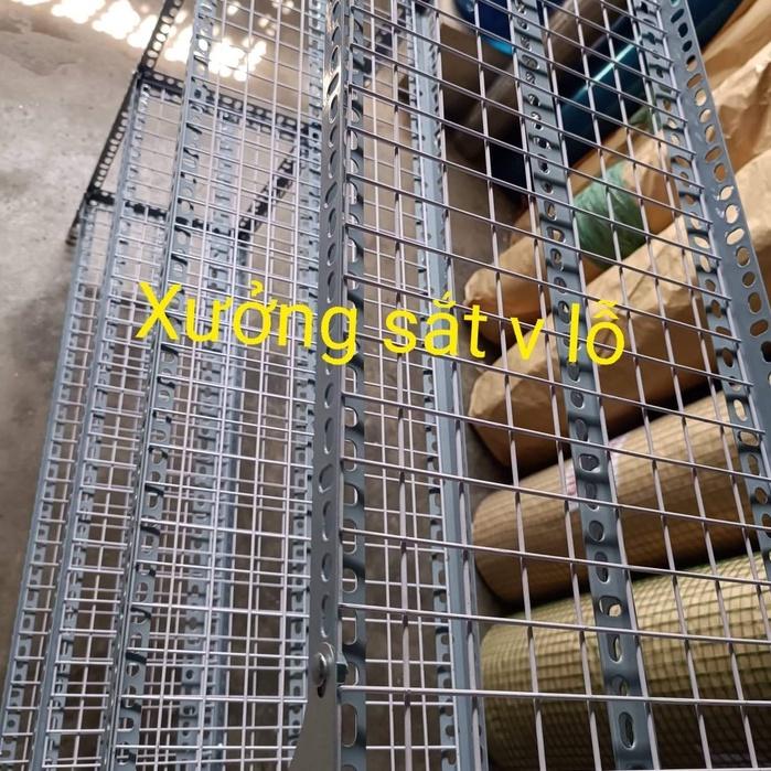 Kệ sắt V lỗ( lưới ô vuông ) Rộng 20cm x Chiều dài 60cm ( Cao từ 60cm đến 1,5M) Nhiều tầng