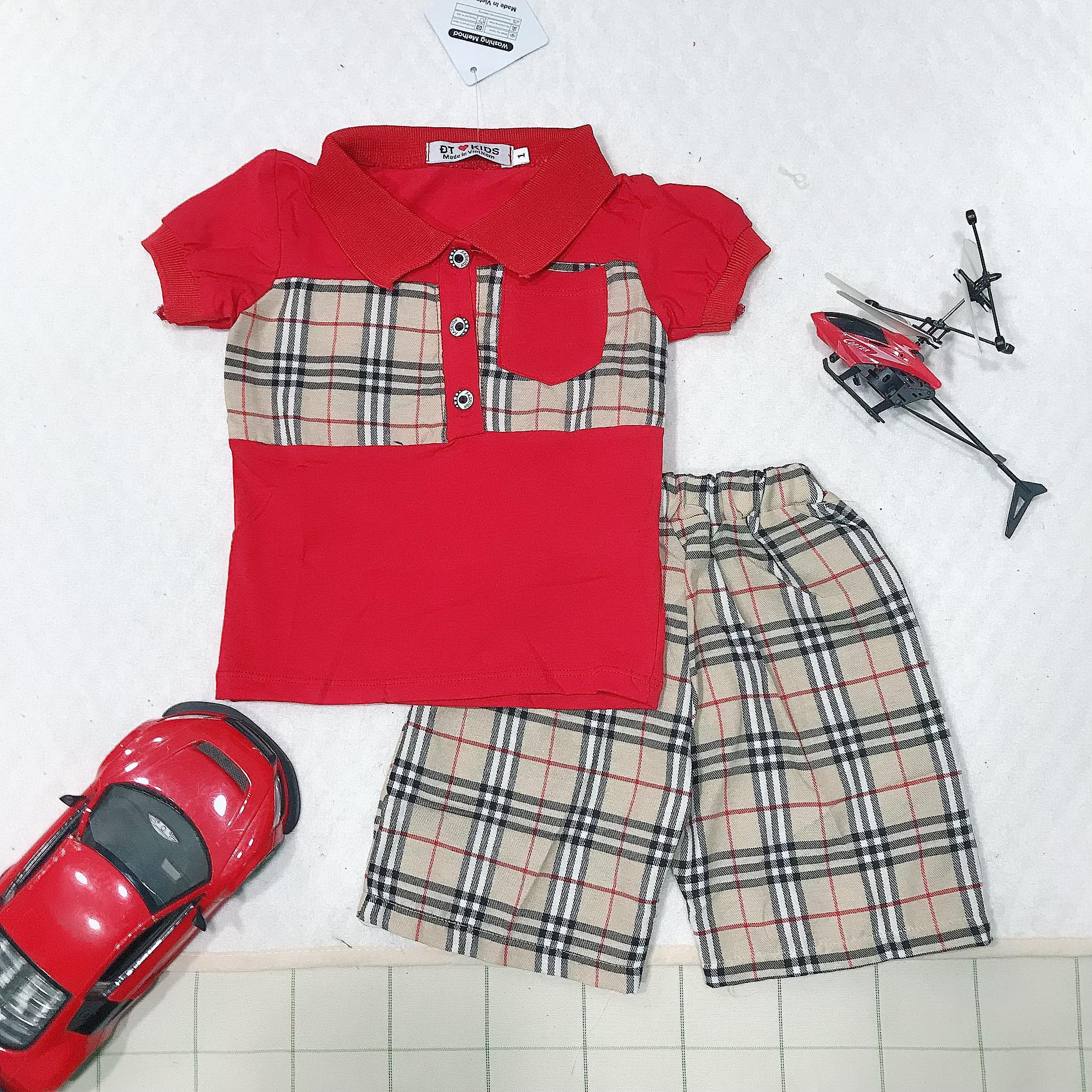 Bộ quần áo bé trai thun cotton quần kẻ cho bé từ 8kg đến 22kg( màu đỏ, trắng)