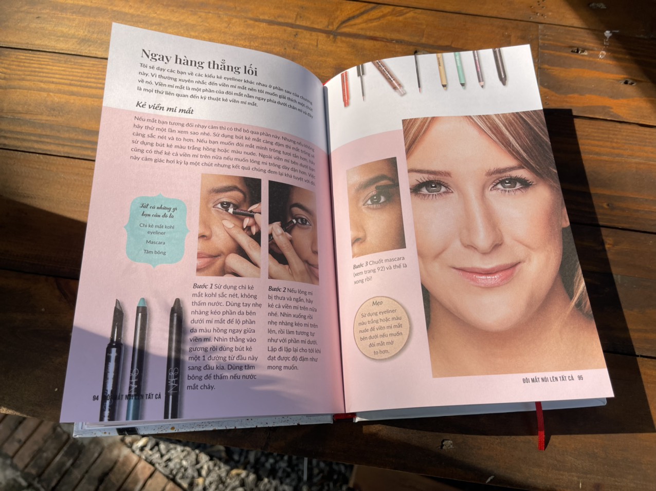 (Bìa cứng, in màu toàn bộ) – THE MAKE - UP MANUAL – TRANG ĐIỂM TỰ NHIÊN, HỌC CÁCH TRANG ĐIỂM TỪ A- Z - Lisa Potter-Dixon  -  Dương Thanh Trà  dịch -Á Châu  – NXB Lao Động