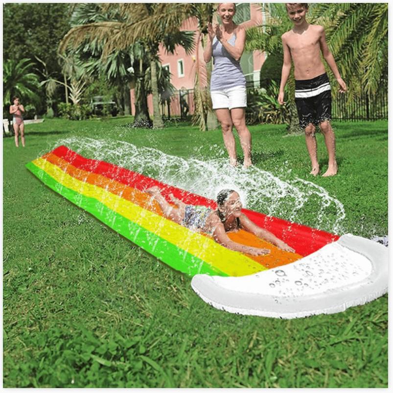 Trượt Nước Cầu Vòng Phun Nước Ngoài Trời Cho Bé Và Gia Đình