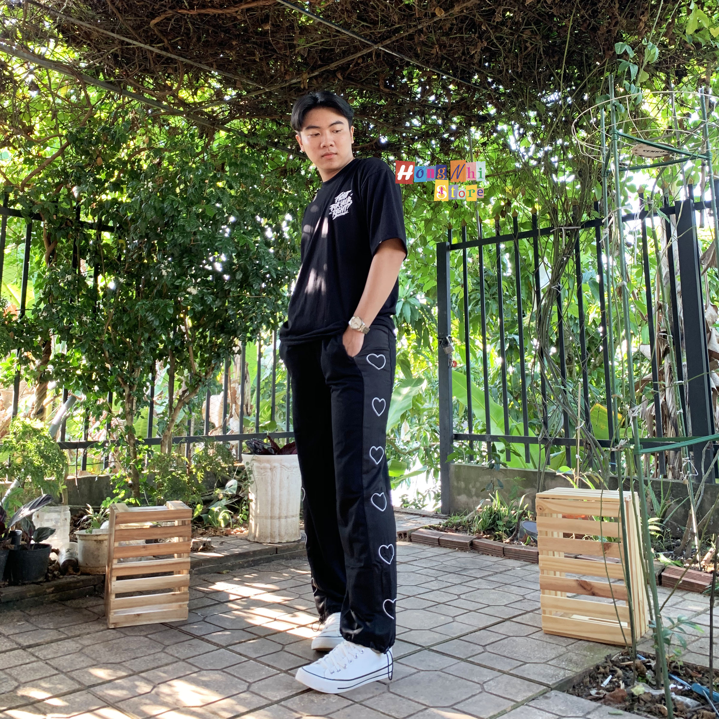 Quần Jogger Line Trái Tim Ulzzang Unisex Jogger Phối Sọc In Hình Dây Rút Lai Ống Rộng - MM