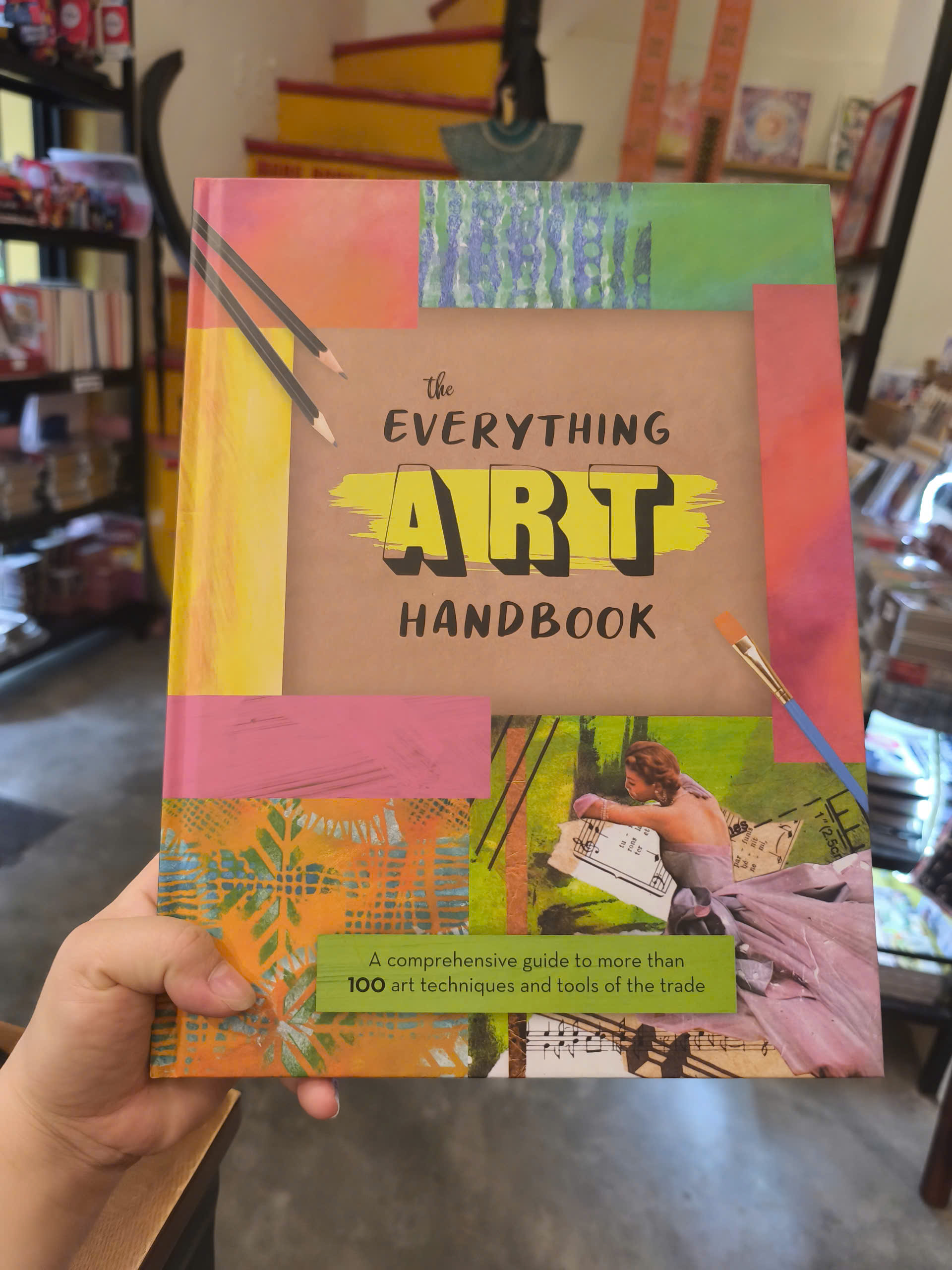 Sách - The Everything Art Handbook / Ngoại văn Nghệ thuật Nhập khẩu UK / Bìa cứng