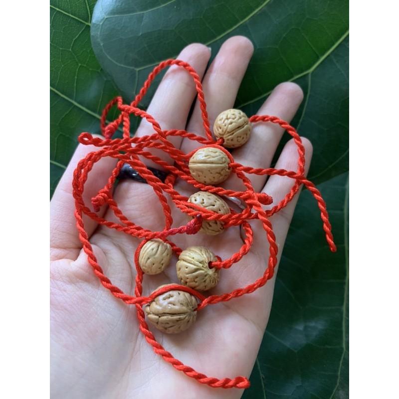 Vòng tay hạt đào rừng kỵ tà
