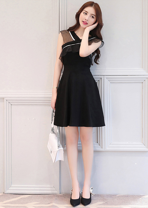 Đầm Phối Lưới Form Xòe Duyên Dáng