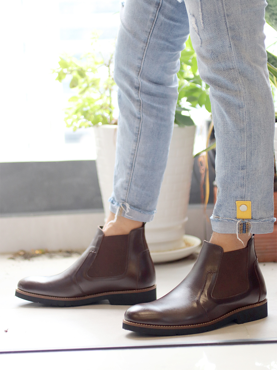 Giày Chelsea Boots Nam Tăng Chiều Cao Siêu Nhẹ T&amp;TRA Tăng Cao 7Cm, S1077 Nâu Tối Trơn , Chất Liệu Da Bò Cao Cấp, Đế Và Lót Siêu Nhẹ Giúp Giảm Trọng Lượng 30% So Với Đế Cao Su