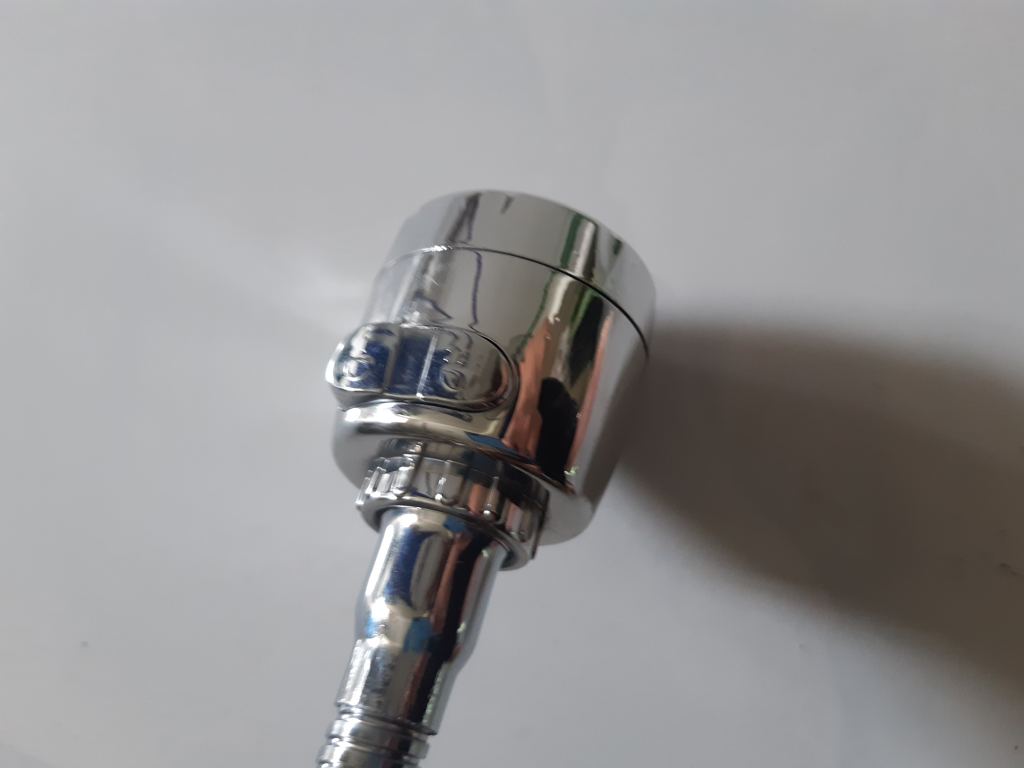 Đầu nối vòi rửa chén bát tăng áp xoay 360 độ