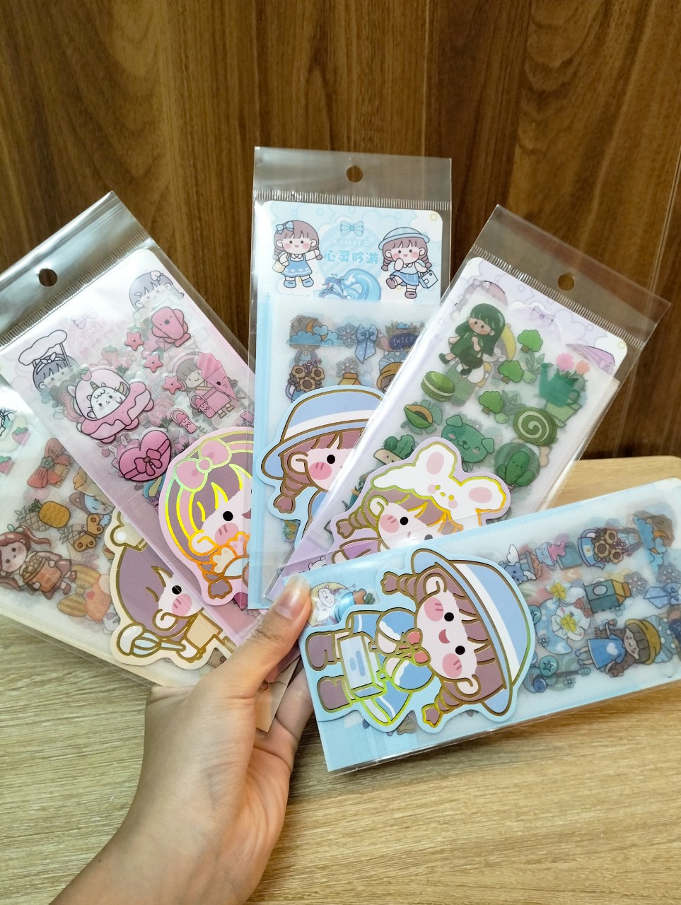 Tập sticker cô bé đáng yêu, rõ nét dùng để trang trí sổ tay, bàn học, sách vở