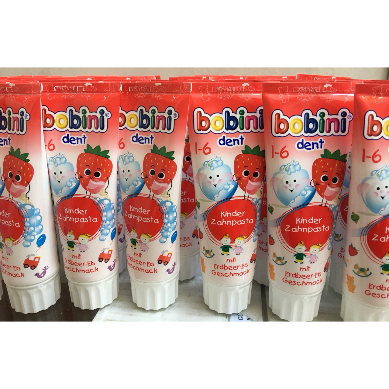 Kem đánh răng trẻ em Bobini hương kem dâu 1-6 tuổi 75ML