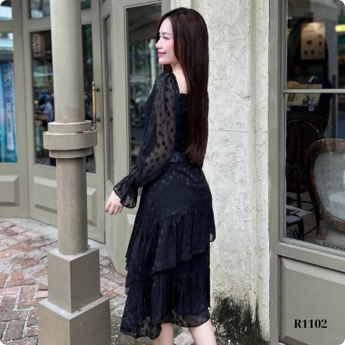 Đầm Maxi Ruzimay Trễ Vai Chấm Bi Dáng Dài Xếp Tầng R1100