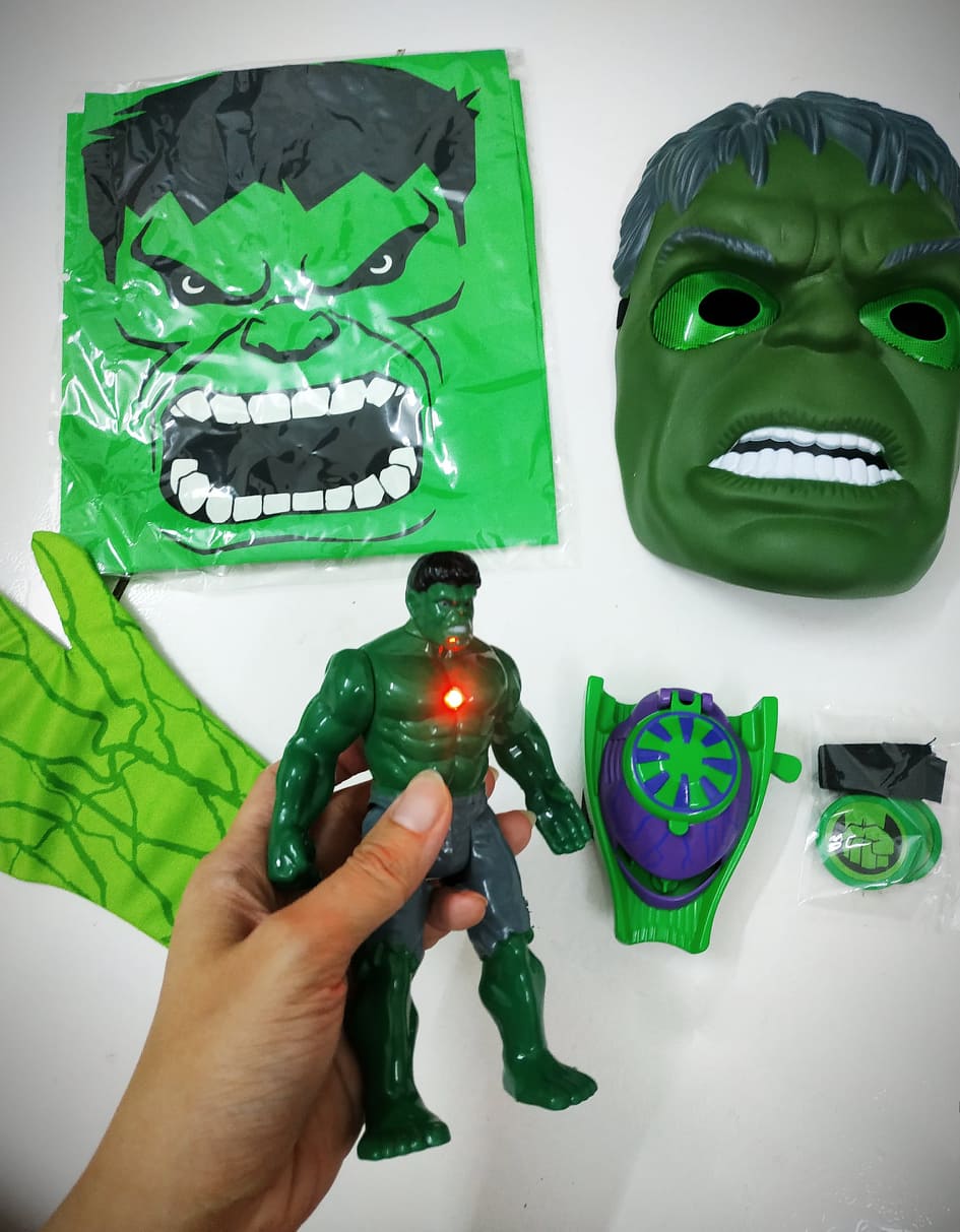 Set đồ chơi phụ kiện hoá trang, cosplay cho búp bê phong cách siêu anh hùng Marvel gồm 5 món đồng bộ theo chủ đề - Tặng kèm nhân vật Avengers có đèn sáng (giao ngẫu nhiên mẫu)