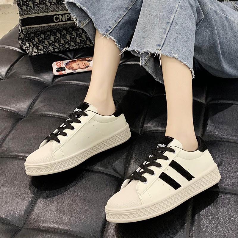 (S99) Giầy thể thao nữ 2 kẻ dọc đen (mã 2202-thể thao Shoagu