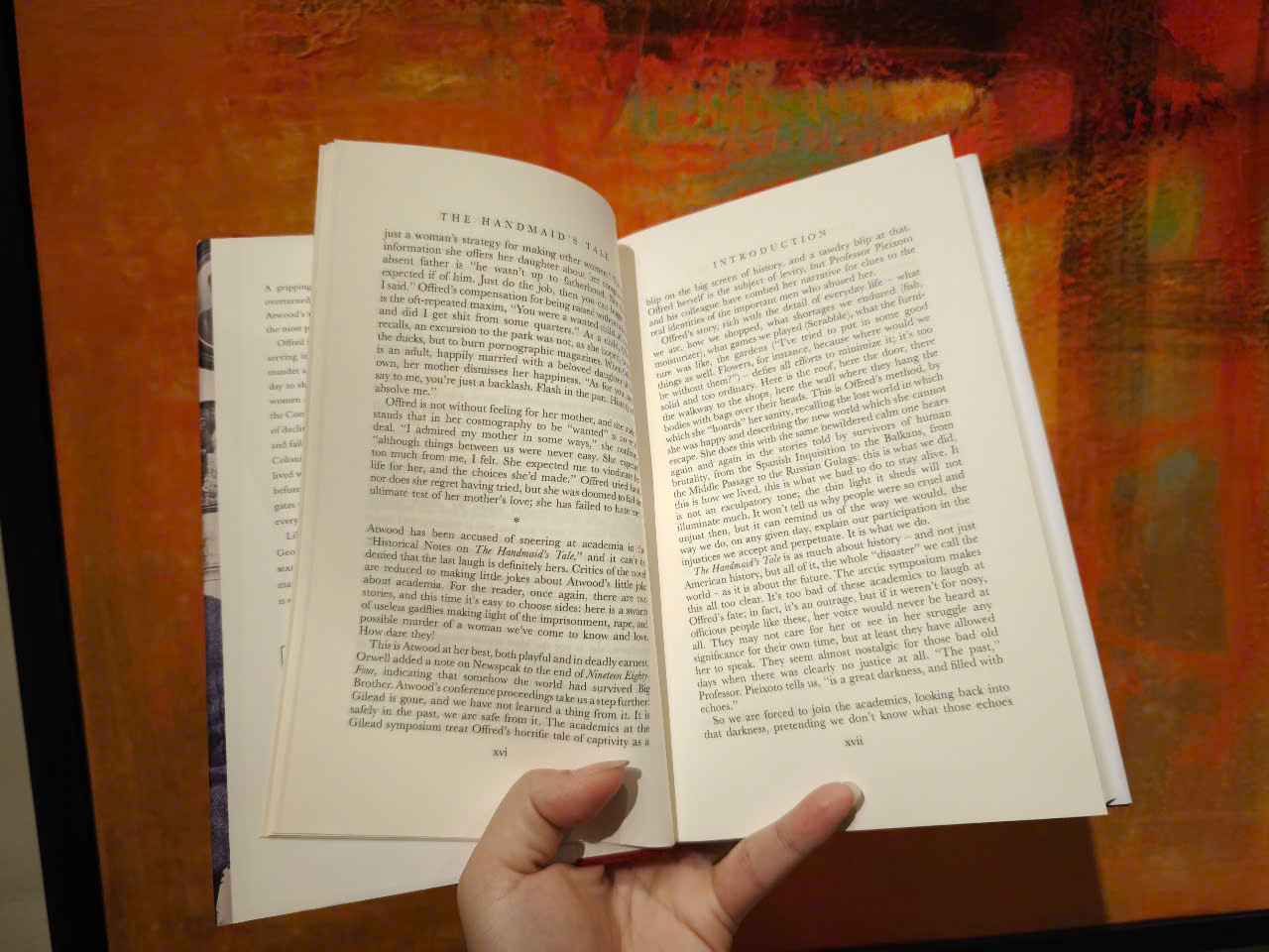 Sách - The Handmaid's Tale (Everyman's Library) by Margaret Atwood, NEW YORK TIMES BESTSELLER