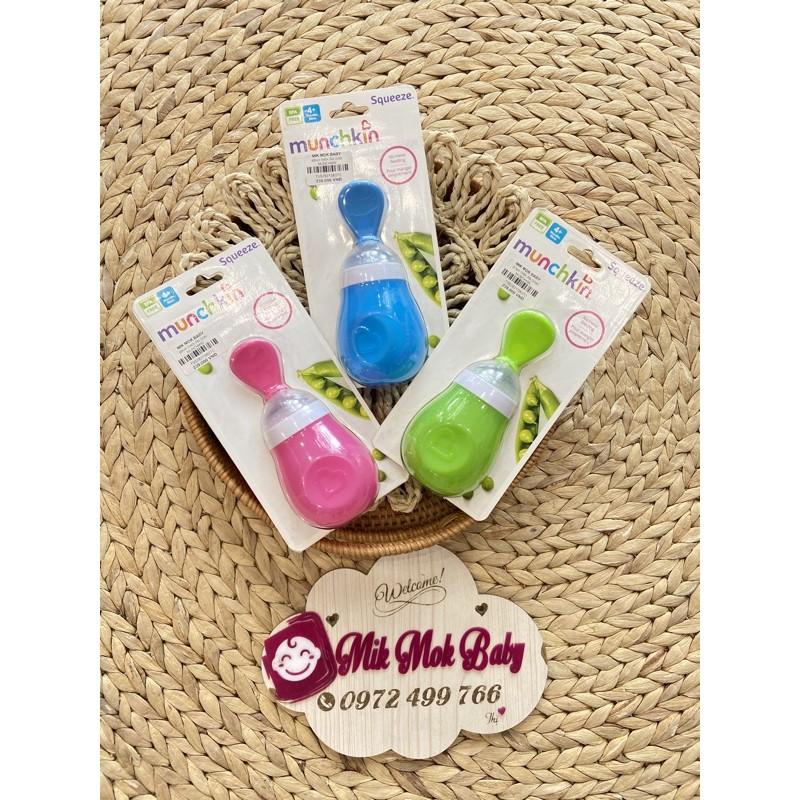 Bình thìa ăn dặm silicone cho bé Munchkin