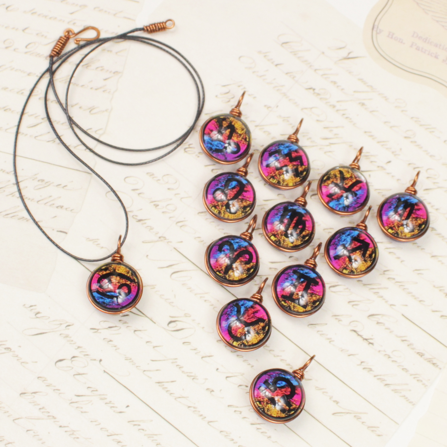 Dây chuyền cung hoàng đạo Zodiac 2 mặt khác nhau 14mm màu sắc tươi sáng 14MM-001