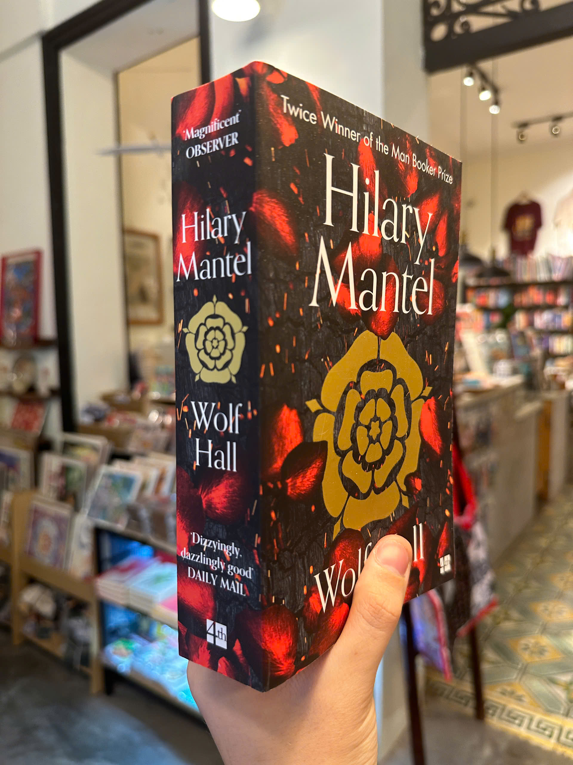 Sách - Wolf Hall by Hilary Mantel | Historical Fiction / Booker Prize Winner / Ngoại văn Nhập khẩu