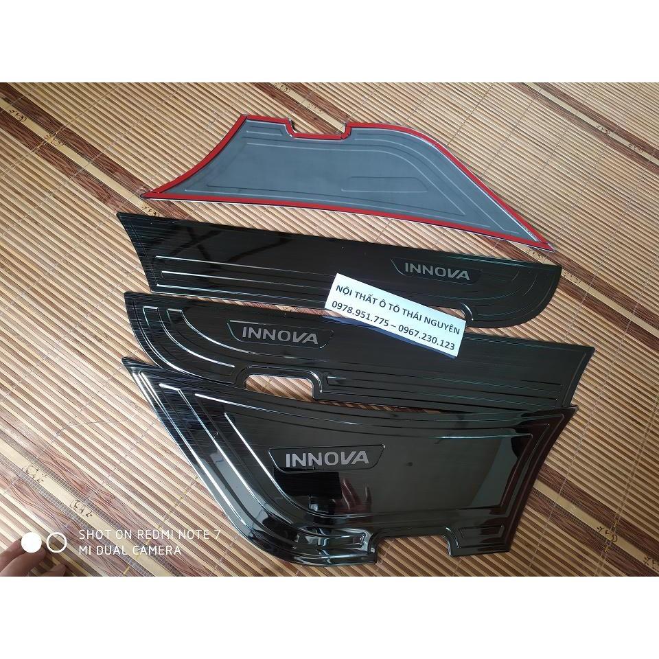 Ốp tabli chống xước cánh cửa dành cho Innova 2017-2020