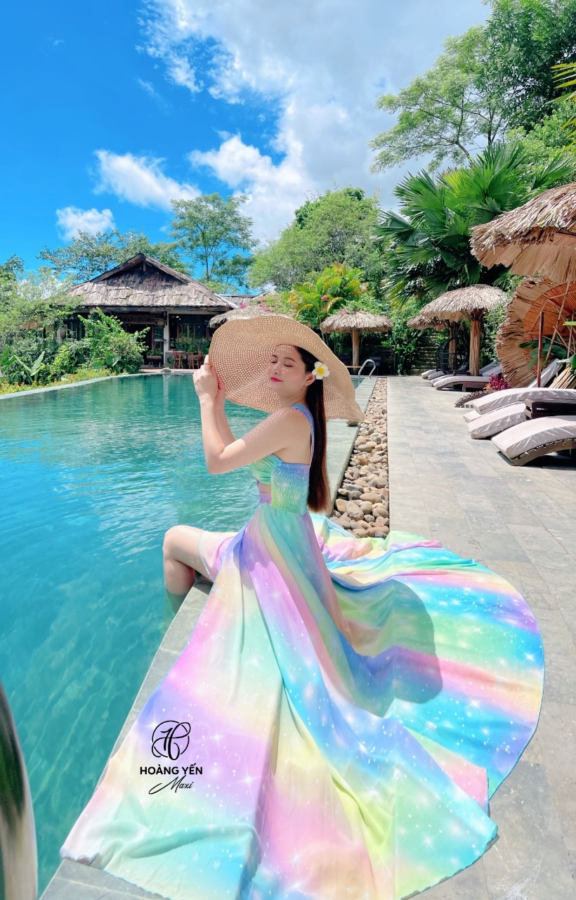 HOANGYEN Đầm maxi đi biển loang màu 7 sắc khoét eo xẻ tà