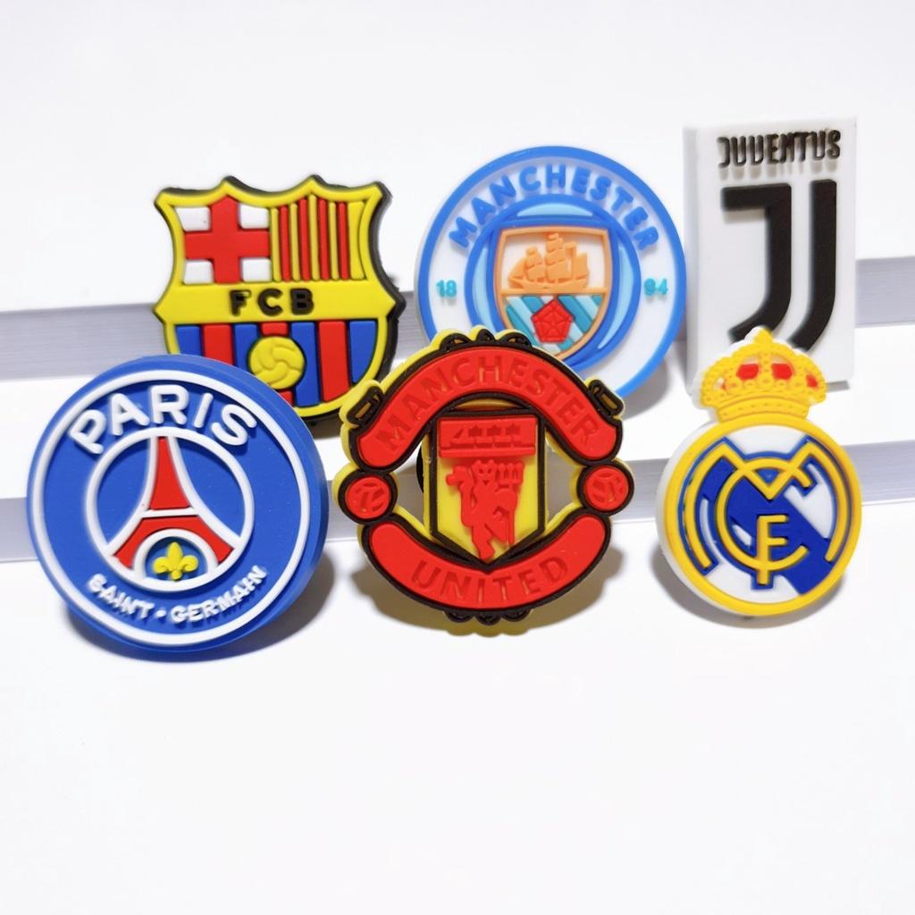 Sticker trang trí dép 2D PVC mẫu Câu lạc bộ Bóng đá gắn sục