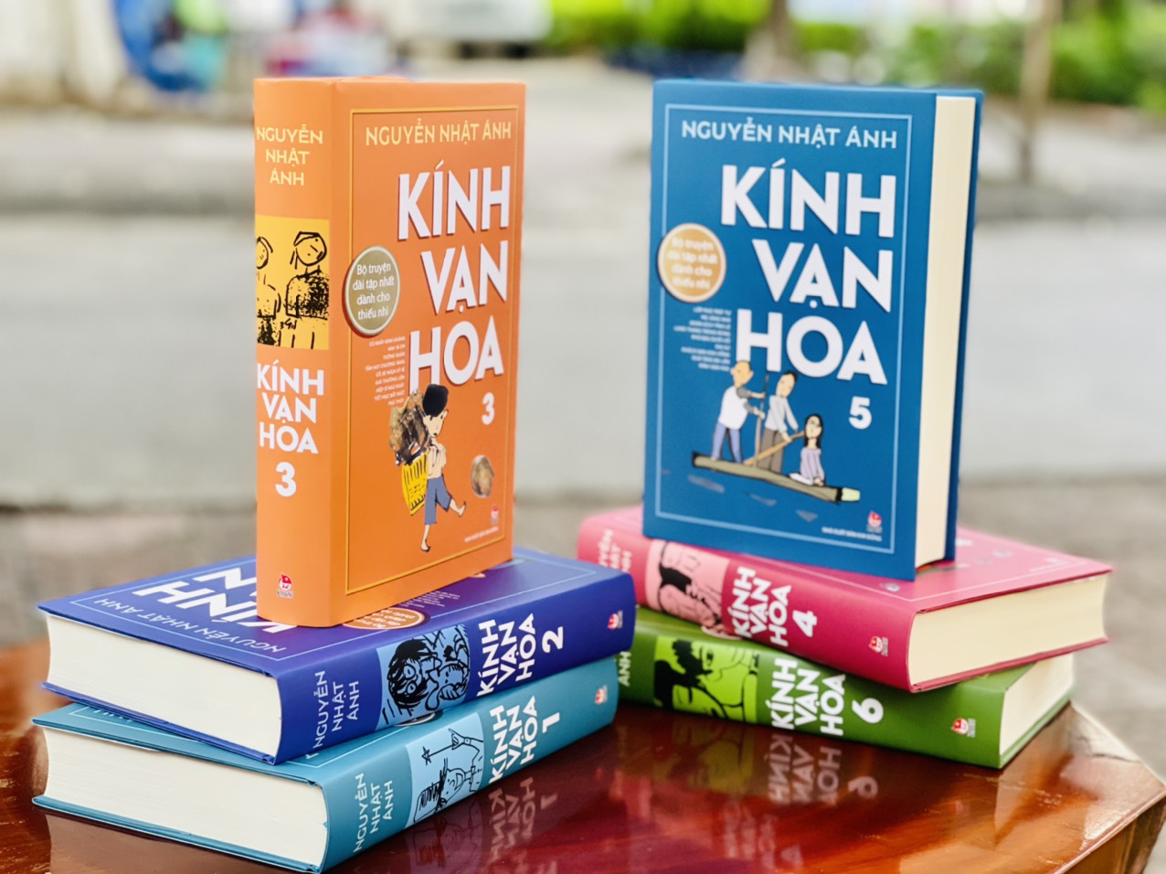 [ấn bản kỷ niệm 65 năm thành lập NXB Kim Đồng] – KÍNH VẠN HOA – bộ khổ lớn bìa cứng 6 tập trọn bộ - Nguyễn Nhật Ánh – Đỗ Hoàng Tường minh họa