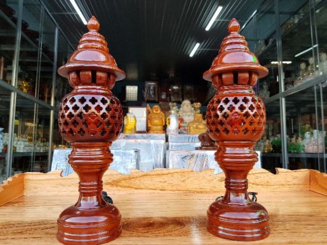 Cặp đèn thờ gỗ tràm bông vàng cao 41 cm