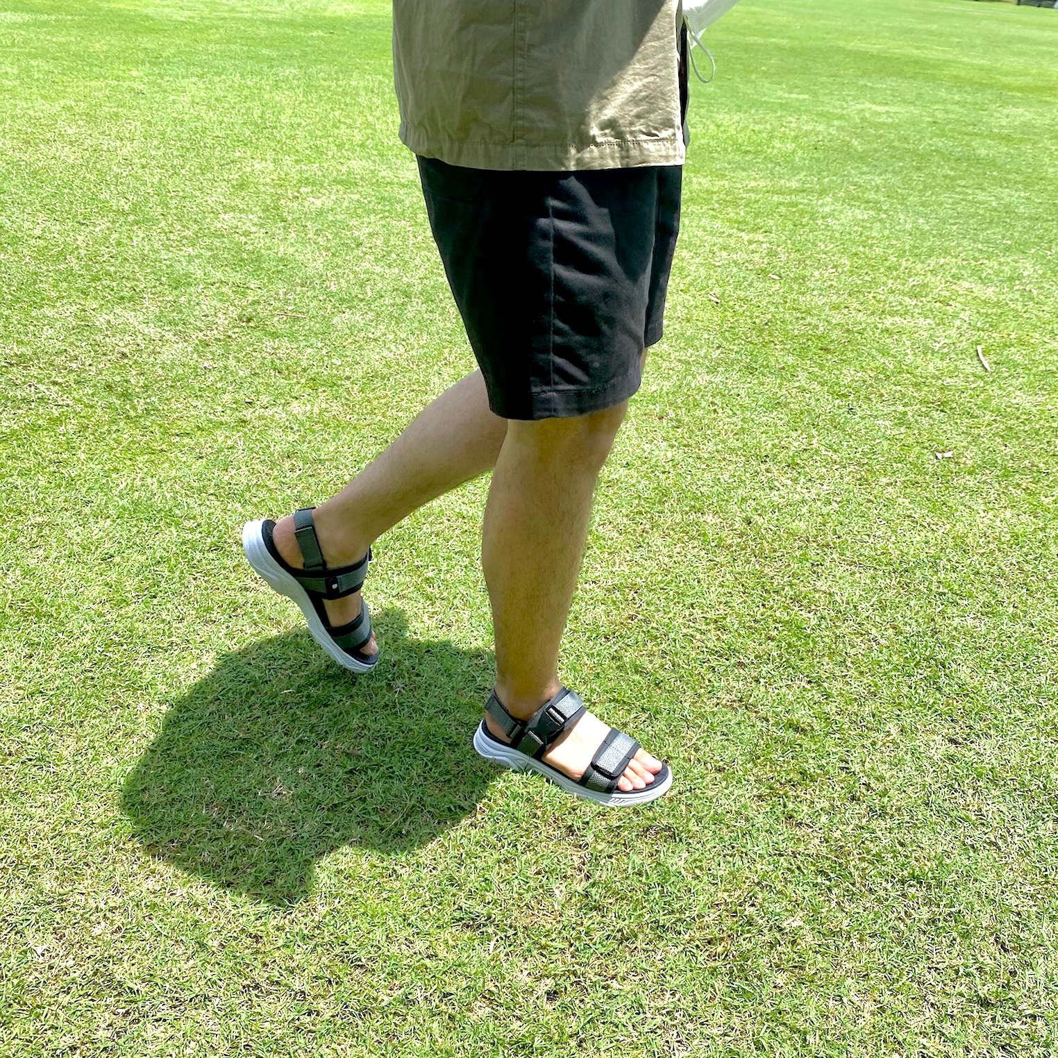 Giày Sandal Nam The Bily Quai Ngang - Đế Trắng Lót Đen Màu Xám BLDTMD03