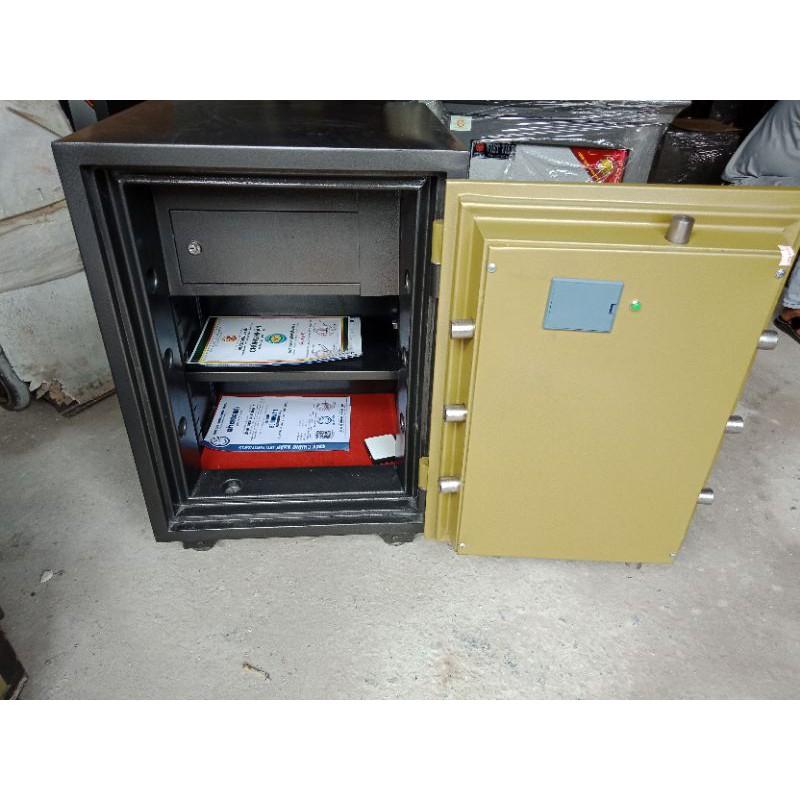 Két sắt vân tay cao cấp sc180