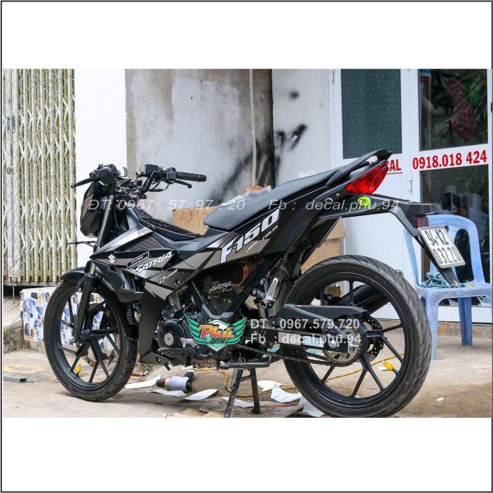 Tem Satria rời Xám đen