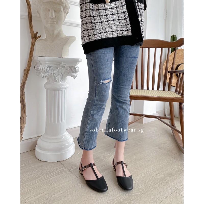 Giày sandal nữ bít mũi đen siêu yêu