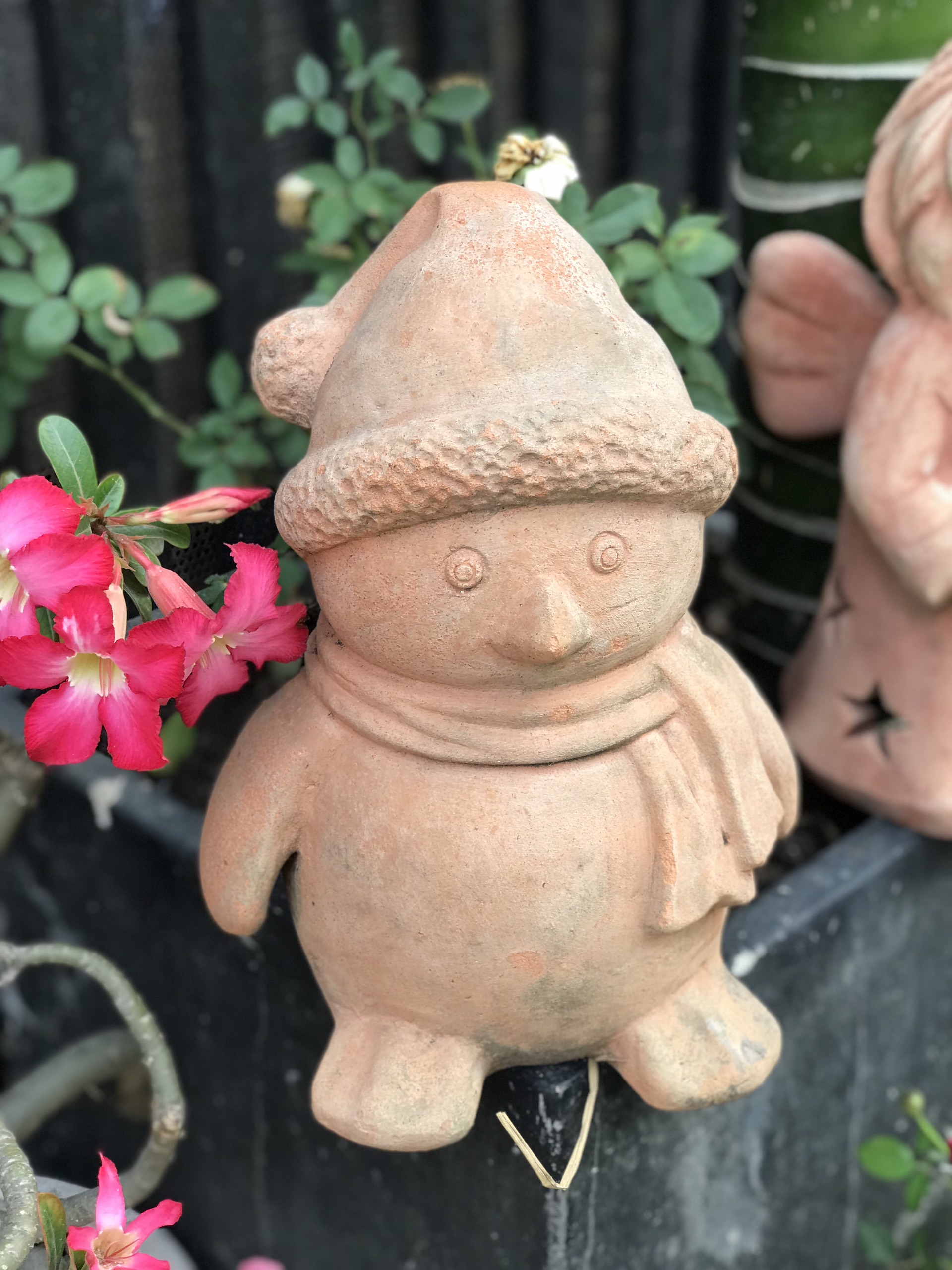 TƯỢNG CHÚ BÉ TUYẾT GỐM ĐẤT NUNG TRANG TRÍ
