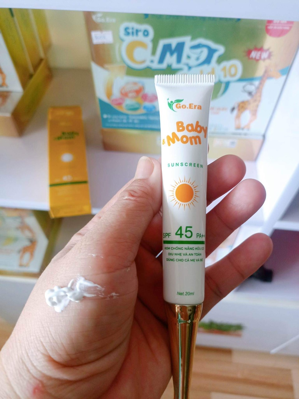 KEM CHỐNG NẮNG BABY &amp; MOM SPF 45 PA +++ 20ML Dịu Nhẹ, An Toàn Cho Mẹ Và Bé