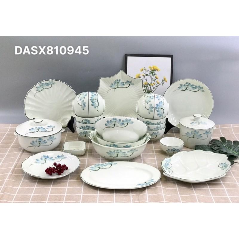 Bộ bát đĩa men trắng kem, họa tiết hoa sen vẽ thủ công. Gốm sứ Bát Tràng.