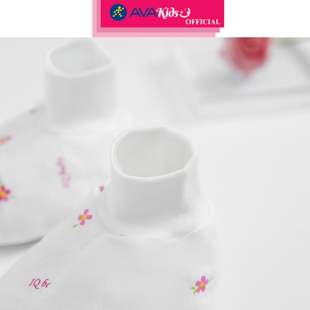 Set nón, bao tay bao chân in hoa hồng IQ Baby màu trắng (0 - 3 tháng) - Hàng Chính Hãng