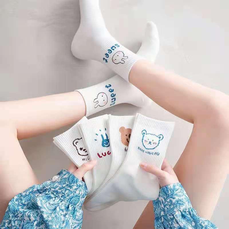 Set 5 đôi tất cổ cao, vớ nữ cổ cao trắng hoạ tiết hình gấu dễ thương vải co giãn thời trang phong cách Hàn Quốc.